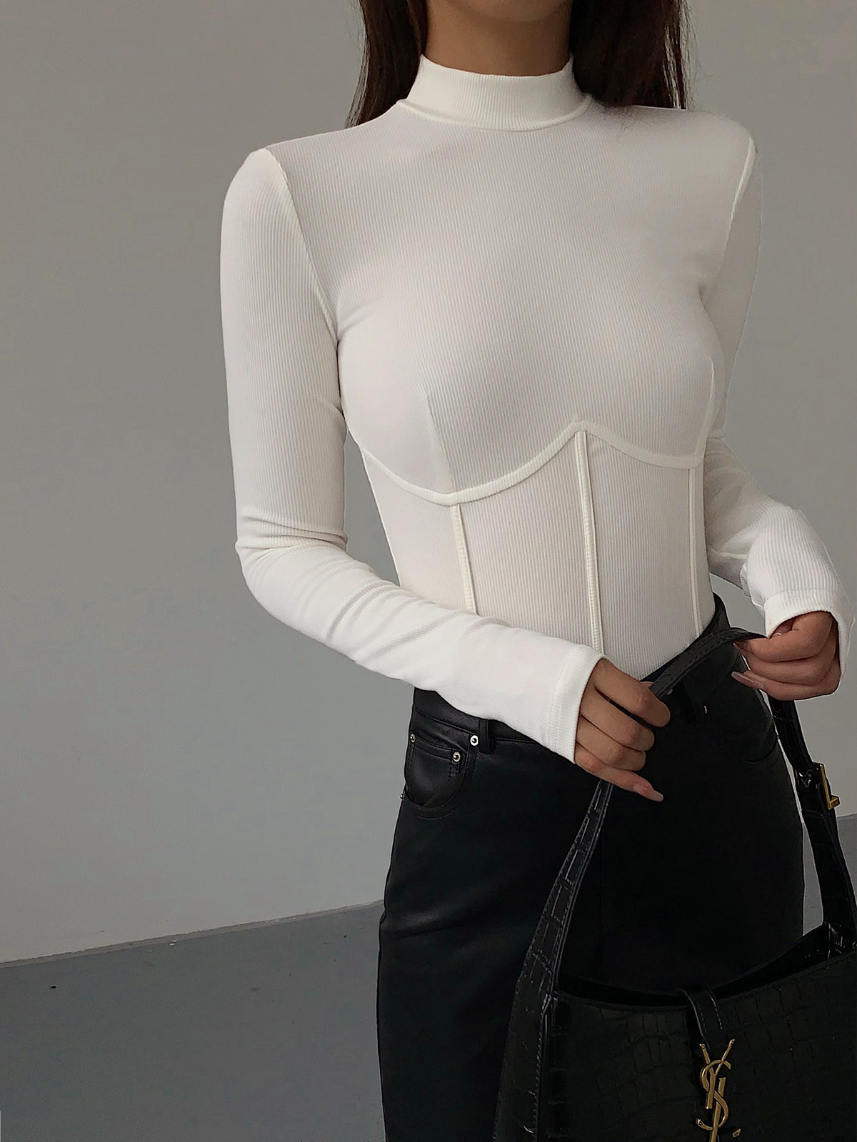 Evi slim fit women's t-shirt with stand-up collar piping, elegant classic style in premium fabric
