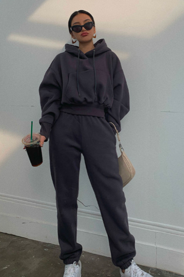 Women's vintage cotton jogging suit, relaxed fit two-piece set with retro-inspired design