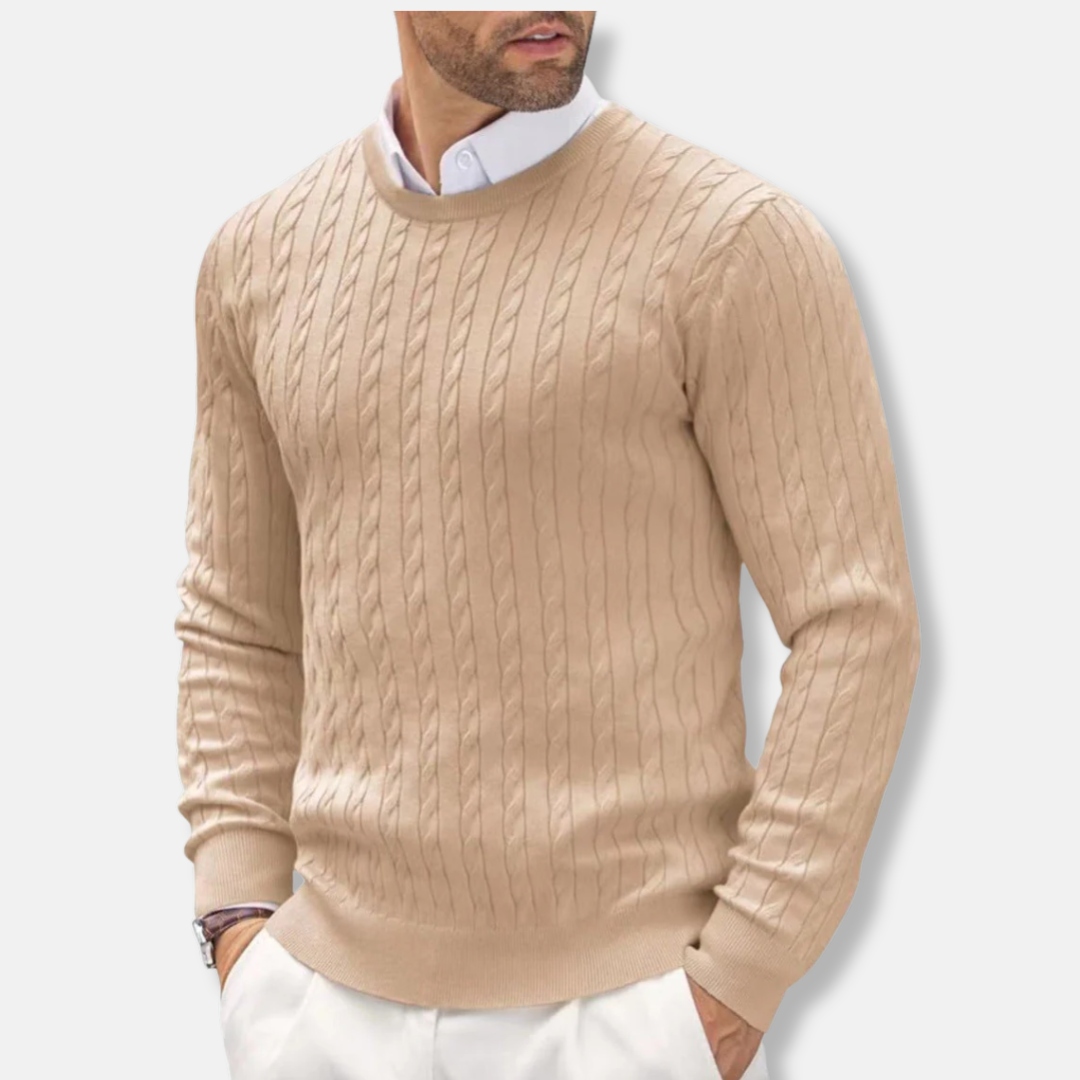 Men's slim fit cable knit sweater in fine knit with round neck, lightweight everyday style