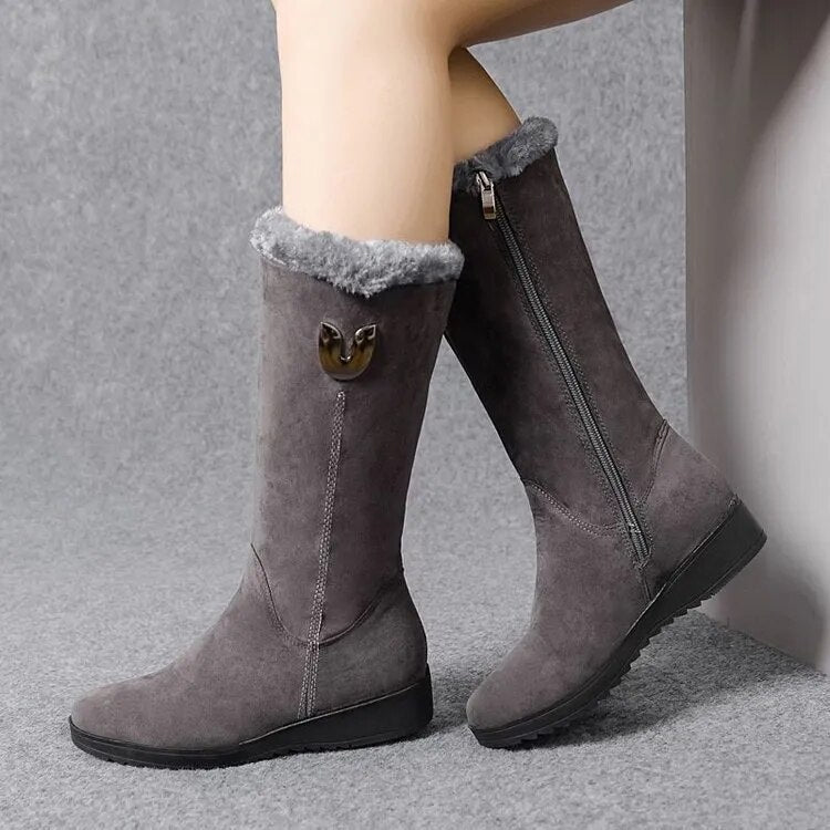 Unisex suede winter boots with fur trim, cozy cold-weather style for all-day comfort