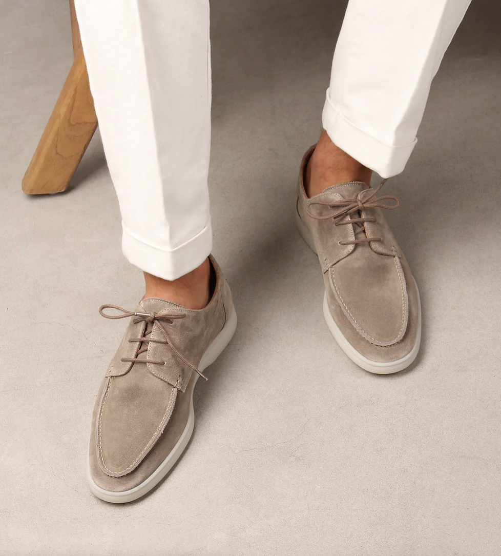 Men's black lace-up low-top dress shoes sleek casual silhouette for office and everyday wear