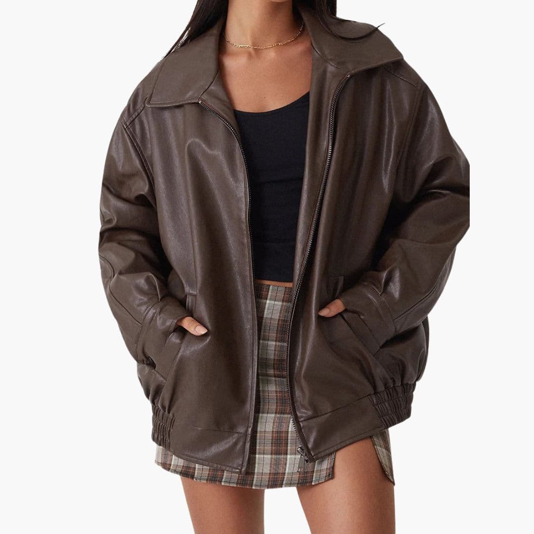 Oversized women's bomber jacket with zipper closure, elastic hem, wide collar, relaxed streetwear fit