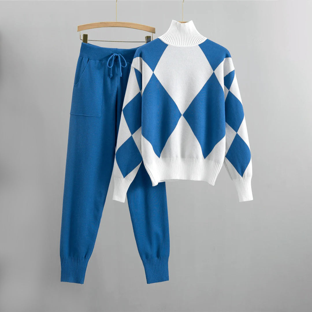 Maryana women's cozy two-piece sweater and pants lounge set, relaxed fit, sustainable easy-care fabric