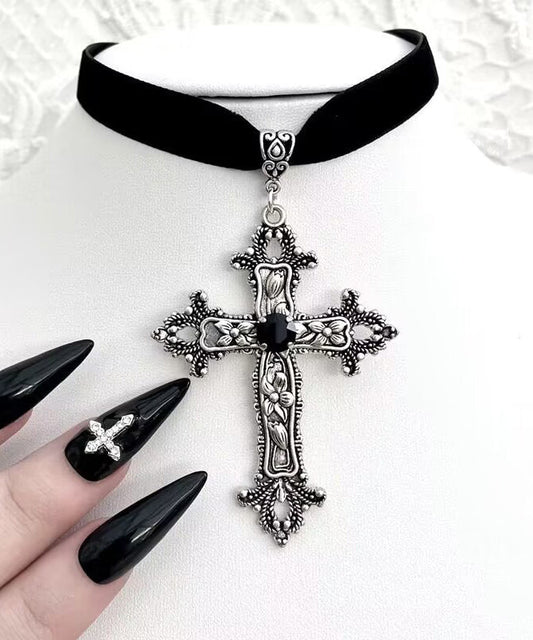 Collier Boho avec pendentif croix en cuir véritable noir - Urbann-Vibe