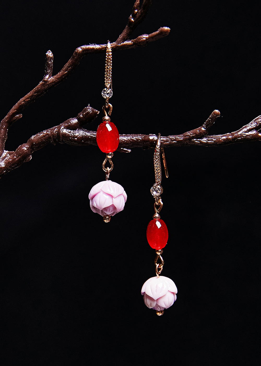 Boucles d'oreilles pendantes en pierre de fleur de Lotus fine, gemme rouge Boho - Urbann-Vibe