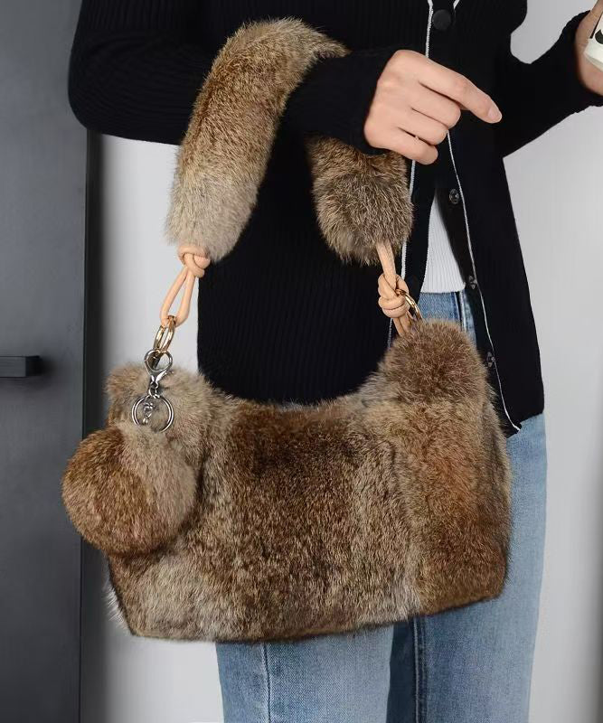 Sac à main en fourrure duveteuse marron Boutique - Urbann-Vibe