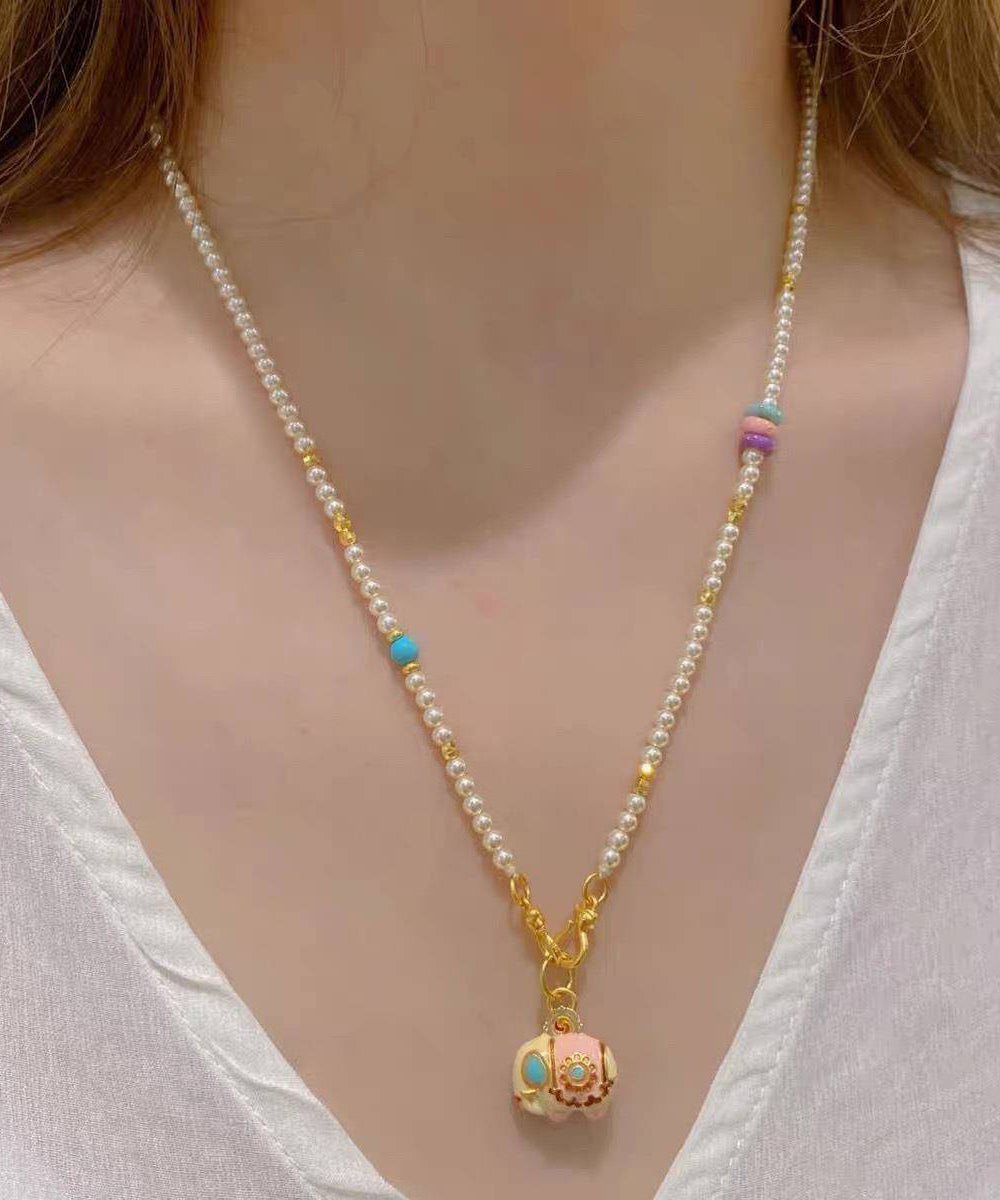 Collier avec pendentif petit éléphant en alliage d'or et perles - Urbann-Vibe
