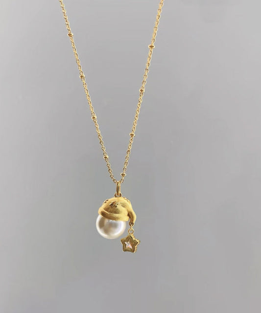 Collier avec pendentif étoile en forme de chapeau de Noël et perle en zircon surdoré en cuivre doré - Urbann-Vibe