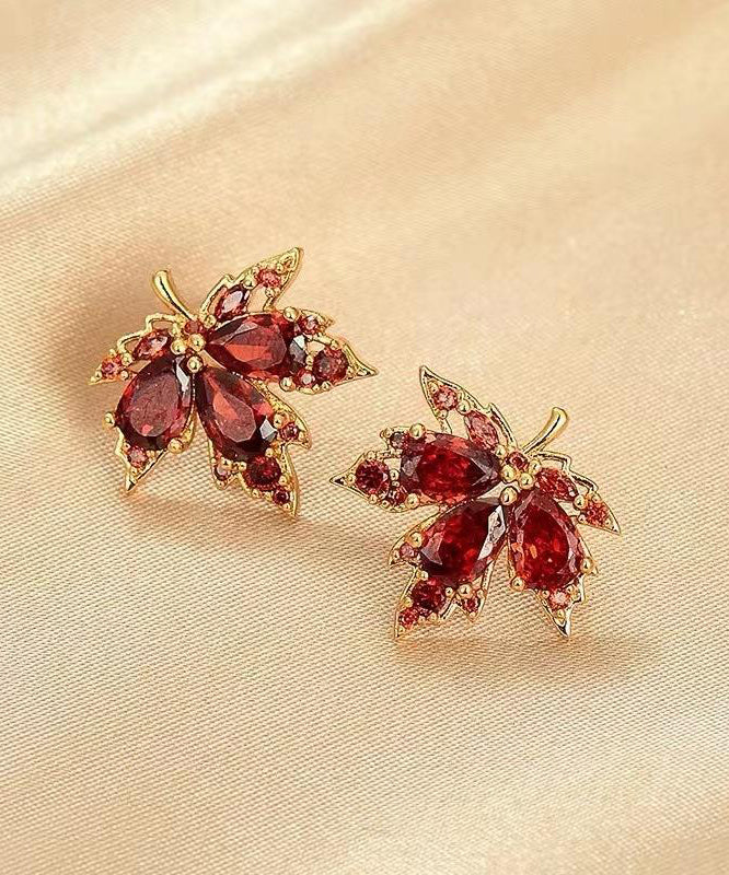 Boucles d'oreilles à tige en alliage rouge et zircon en forme de feuille d'érable - Urbann-Vibe