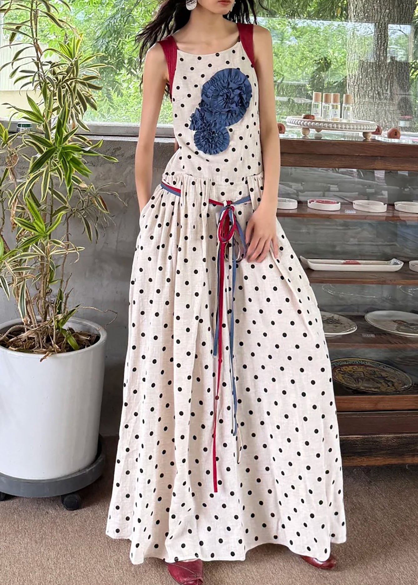 Robe de vacances d'été en coton blanc avec imprimé à la taille et cravate - Urbann-Vibe