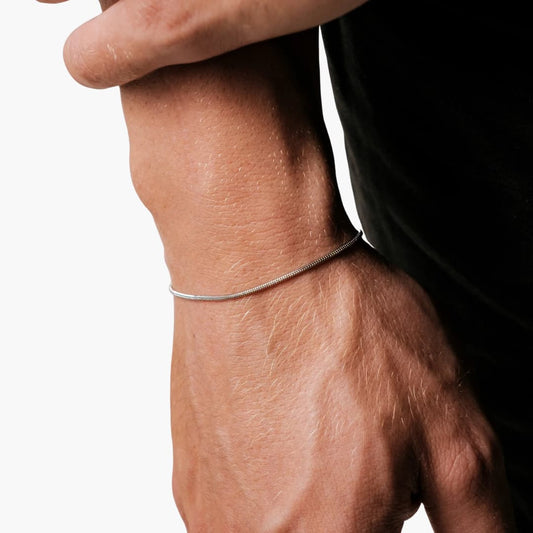 Minimalist Silver Bracelet for Men 1.4 mm with Elegant Design, Adjustable - Urbann-Vibe