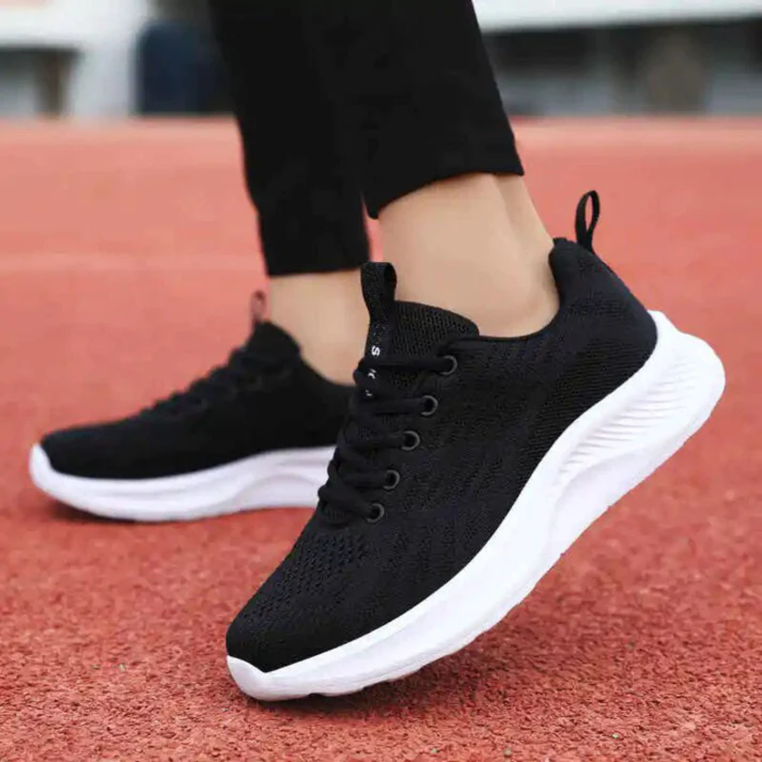 Women's breathable knitted mesh athletic sneakers lightweight cushioned sole active running style