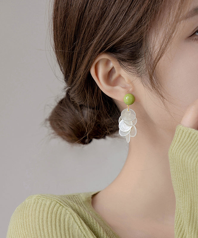 Boucles d'oreilles pendantes en alliage de cuivre vert clair avec pierres précieuses en coquillage - Urbann-Vibe