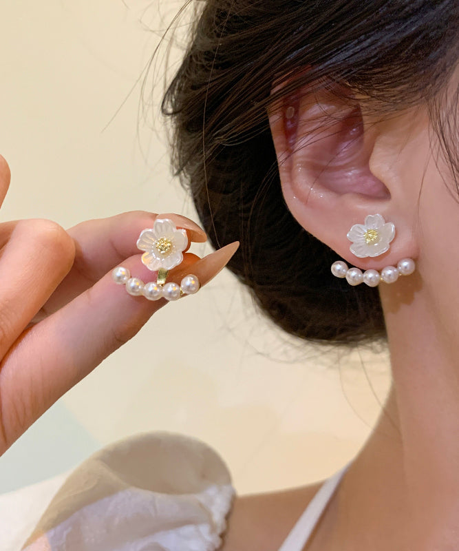 Boucles d'oreilles à tige florales en cuivre blanc surdoré avec perles - Urbann-Vibe
