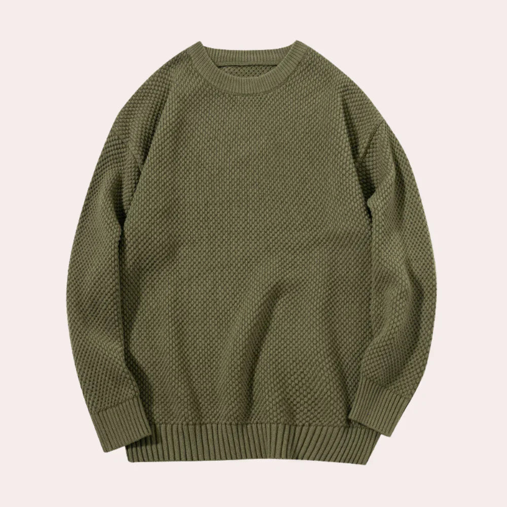 Men's casual crewneck sweater in a timeless silhouette, sustainable everyday round-neck jumper