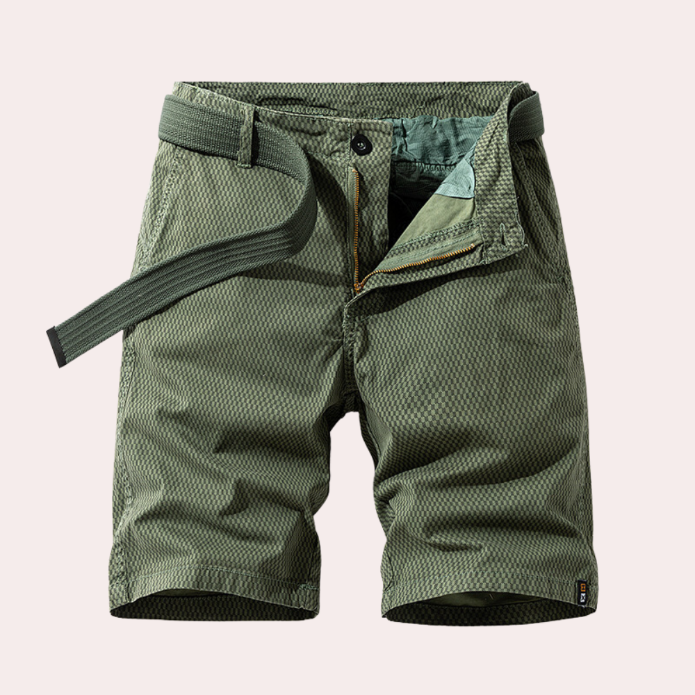 Men's loose-fit casual cotton shorts in neutral tones, breathable summer style with relaxed everyday comfort