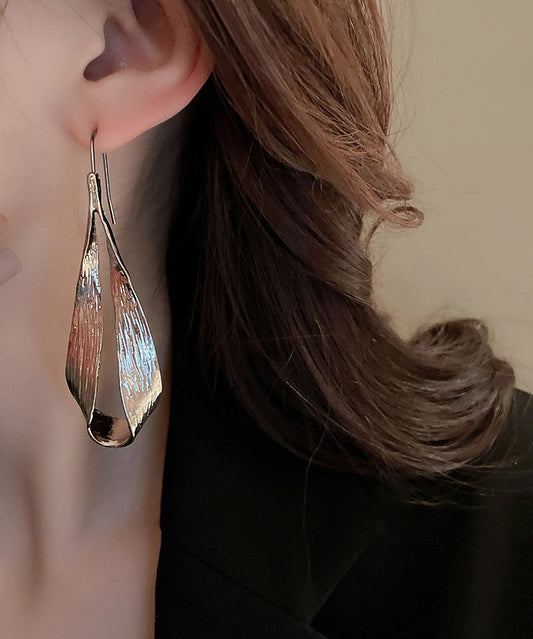 Boucles d'oreilles créoles décontractées en métal marron en forme de goutte d'eau et de feuille - Urbann-Vibe
