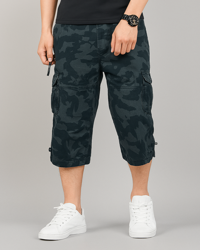 Men's garment-washed cotton cargo shorts relaxed knee-length fit with dual flap pockets