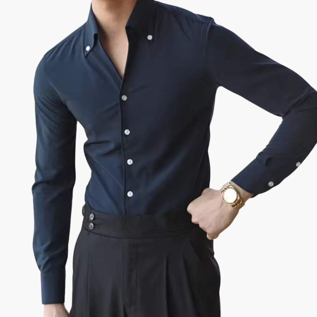 Men's fitted stretch button-up shirt with pointed collar in versatile colorway for all-day comfort