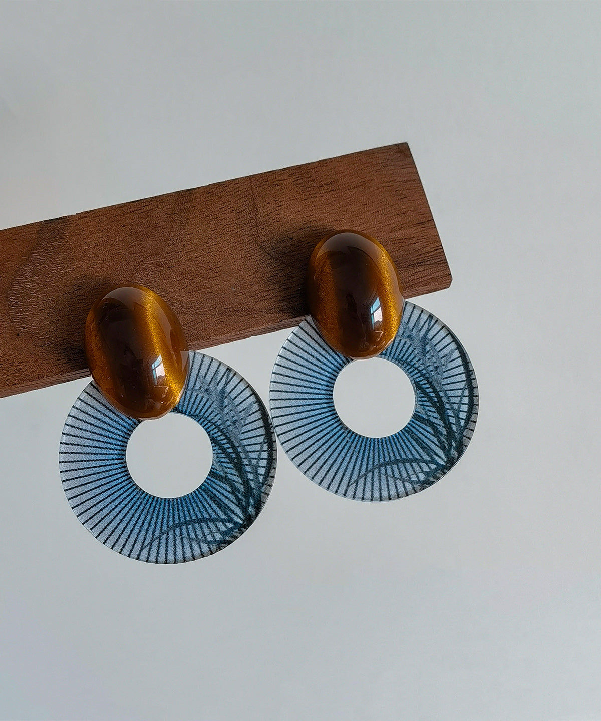 Boucles d'oreilles créoles en alliage acrylique bleu et ambre de style chinois - Urbann-Vibe