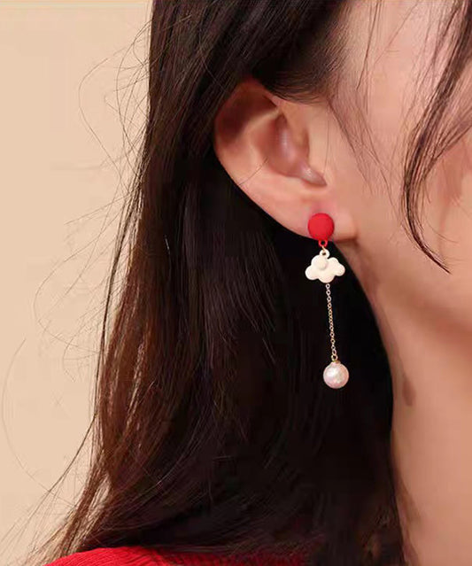 Boucles d'oreilles pendantes asymétriques en alliage rouge de style chinois avec pampilles et nuages ​​de bon augure - Urbann-Vibe