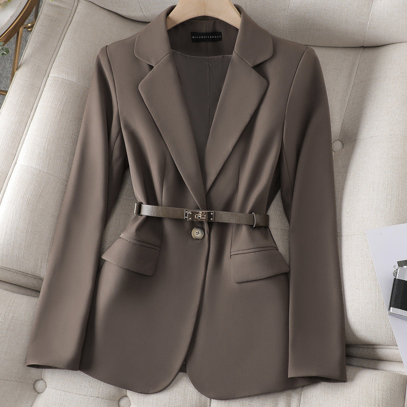 Chloé Montclair slim-fit belted blazer refined suit collar polished professional silhouette