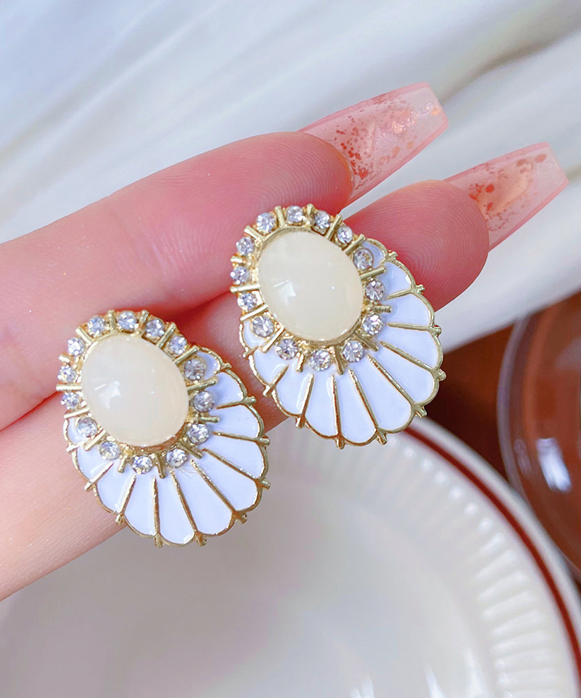 Boucles d'oreilles puces élégantes en forme d'éventail, en alliage de cuivre blanc, zircon et perle. - Urbann-Vibe