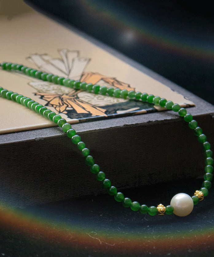 Collier élégant avec pendentif en perles vertes surdorées en argent sterling - Urbann-Vibe