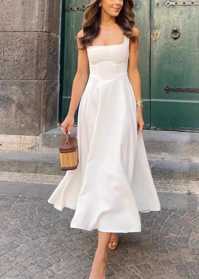 Robe longue blanche élégante à col carré et ourlet extra large pour l'été - Urbann-Vibe