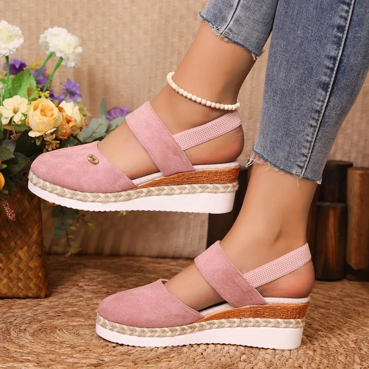 Women's closed toe wedge sandals with cushioned platform and adjustable buckle strap, stylish summer footwear