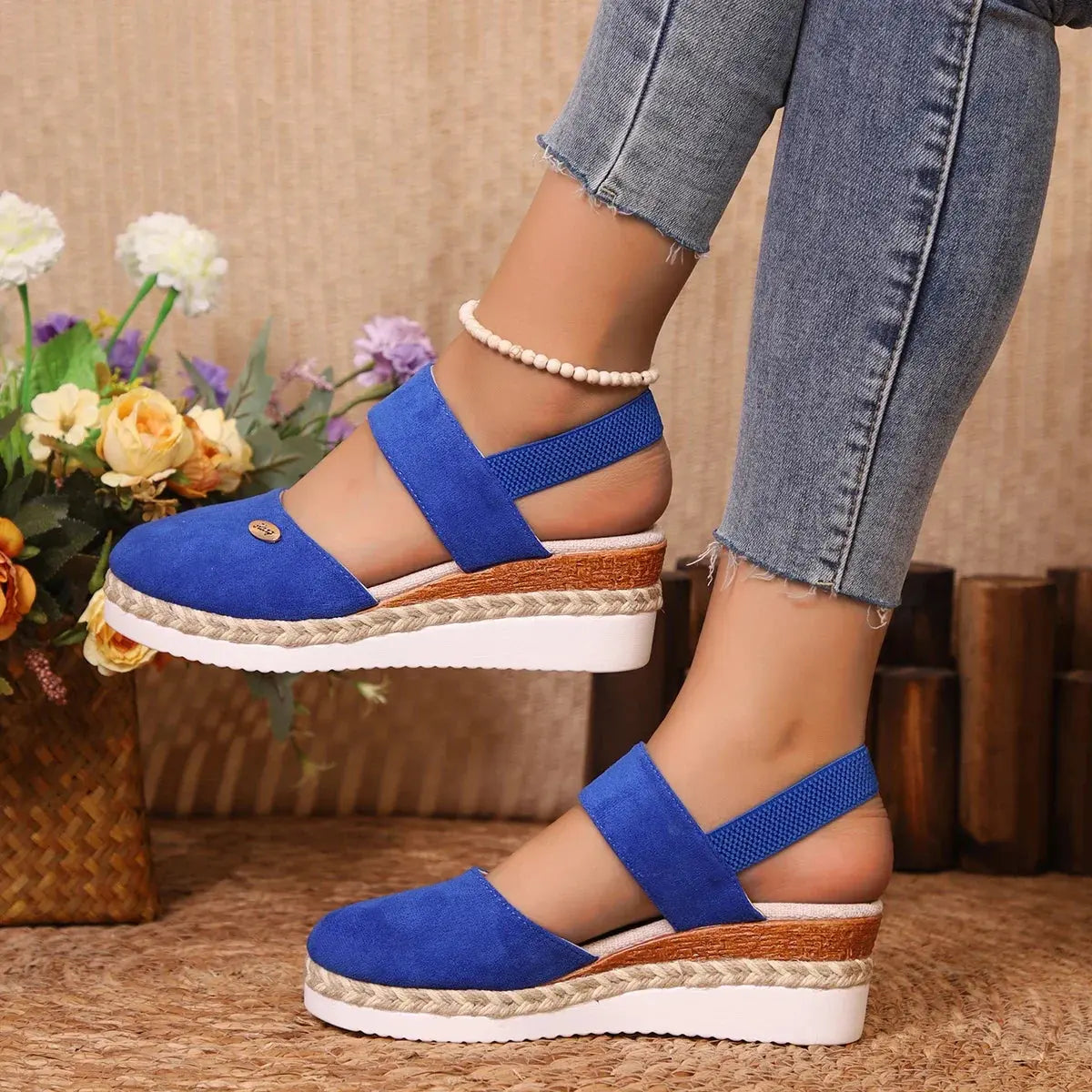 Women's closed toe wedge sandals with cushioned platform and adjustable buckle strap, stylish summer footwear