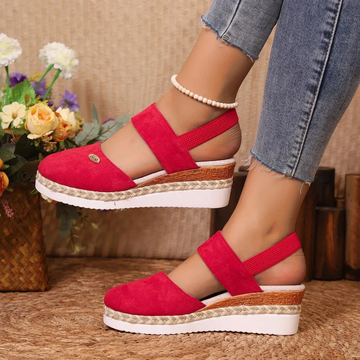 Women's closed toe wedge sandals with cushioned platform and adjustable buckle strap, stylish summer footwear