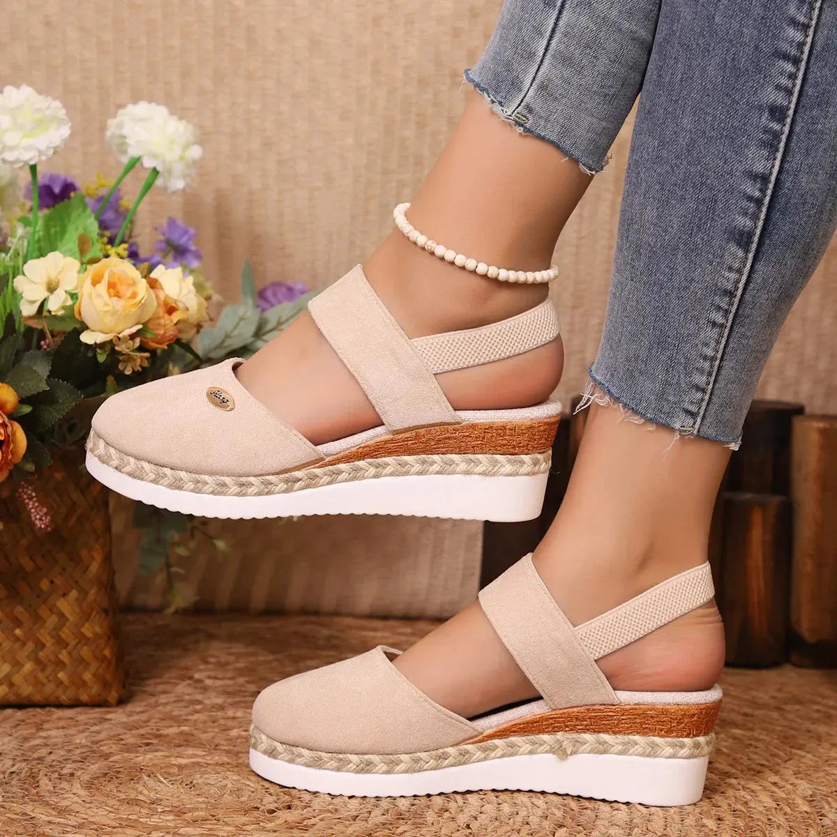 Women's closed toe wedge sandals with buckle strap, cushioned platform, neutral summer style