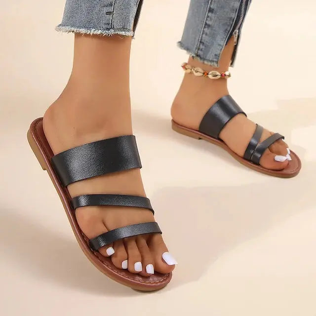 Women's lightweight beach flip flops in neutral tones, breathable PU upper with rubber sole for all-day comfort