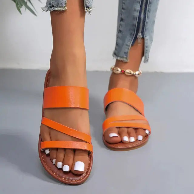 Women's lightweight beach flip flops in breathable PU upper with rubber sole for all-day coastal comfort