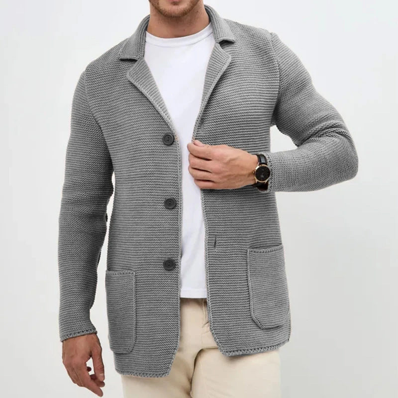 Men's slim-fit knitted cardigan, cozy button-front with turn-down collar and front pockets for everyday style
