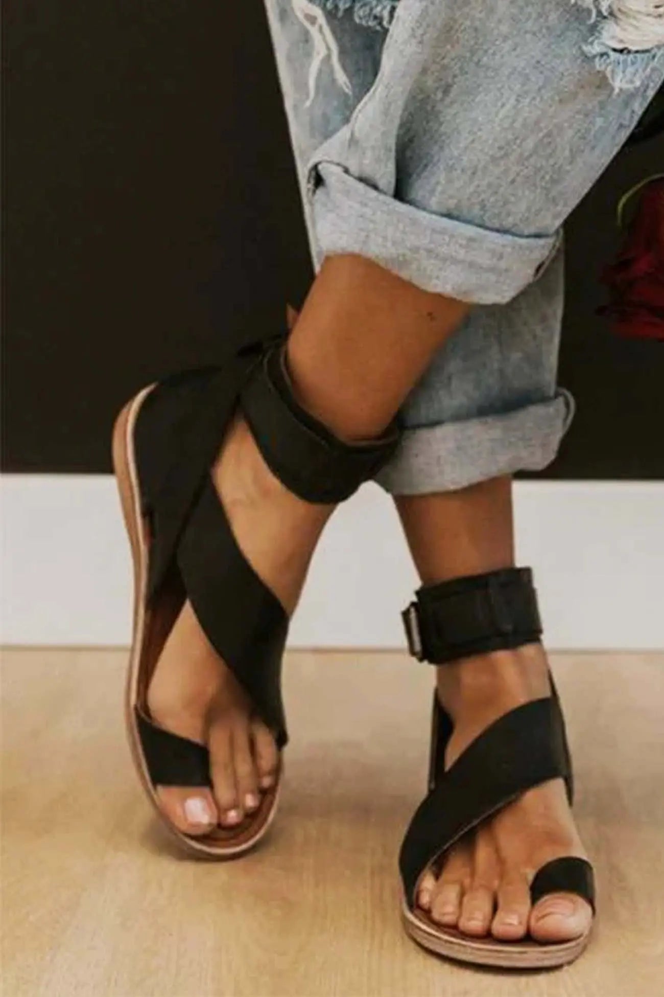 Women crisscross flat sandals textured PU straps open-toe adjustable ankle strap casual summer style