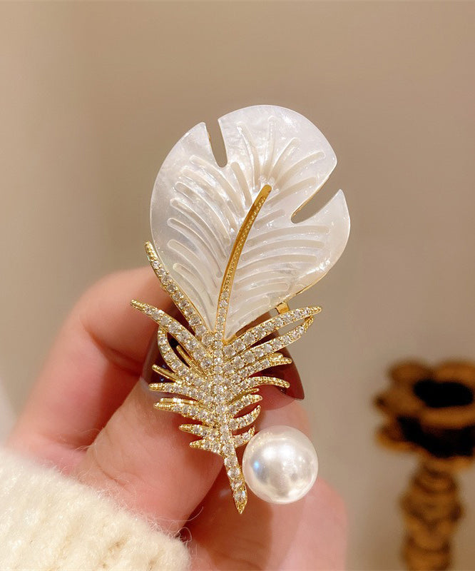 Jolie broche en cuivre blanc et zircon avec nacre - Urbann-Vibe