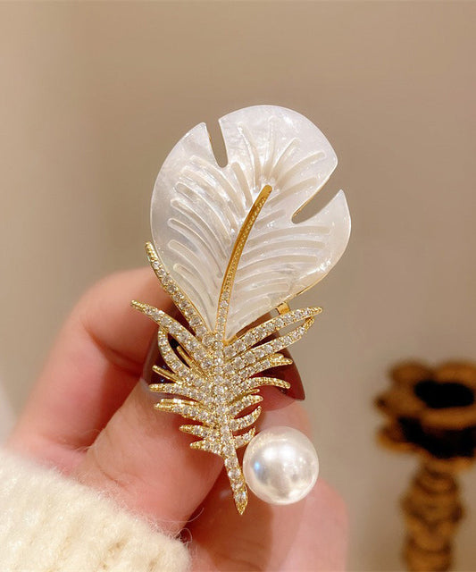 Jolie broche en cuivre blanc et zircon avec nacre - Urbann-Vibe