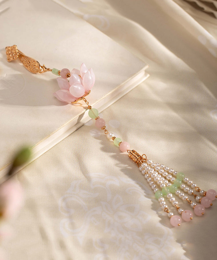 Broches élégantes en alliage rose, perles et pompons en forme de lotus - Urbann-Vibe