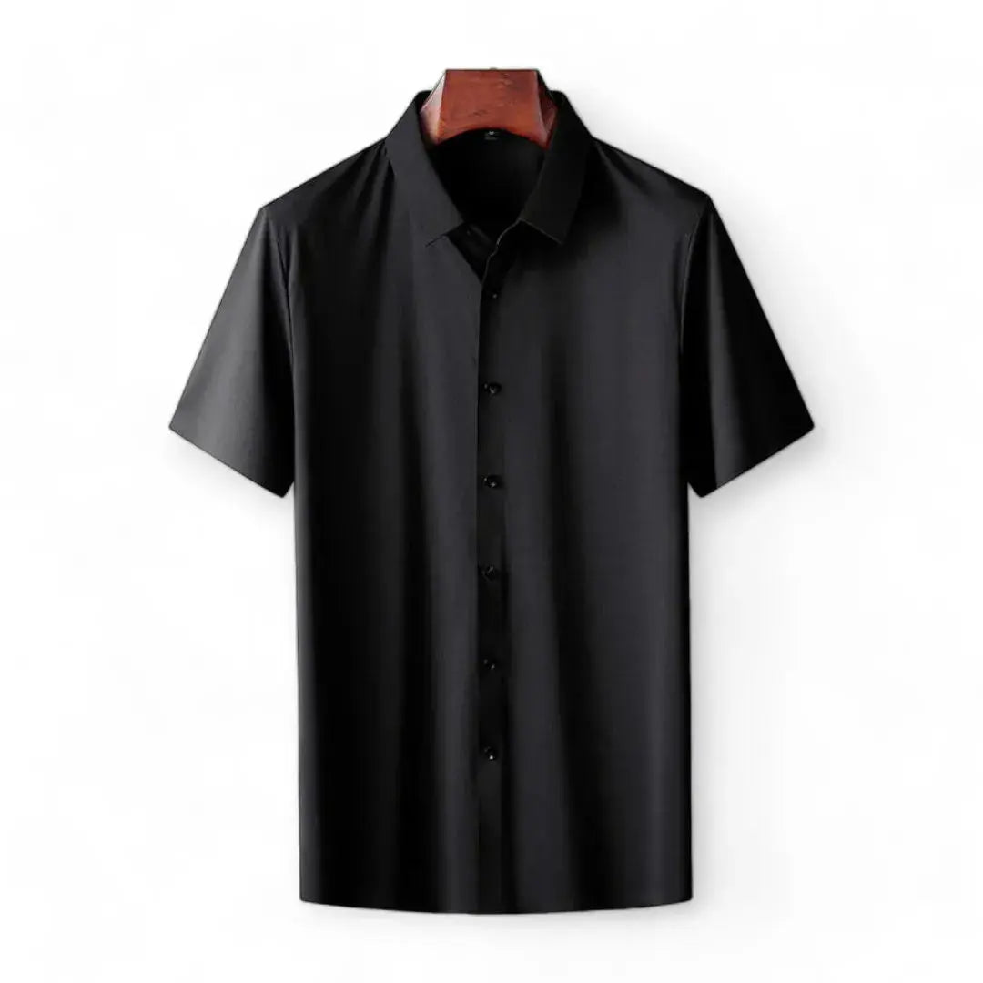 Men's casual short sleeve button-front shirt in classic fit, everyday versatile style with clean silhouette