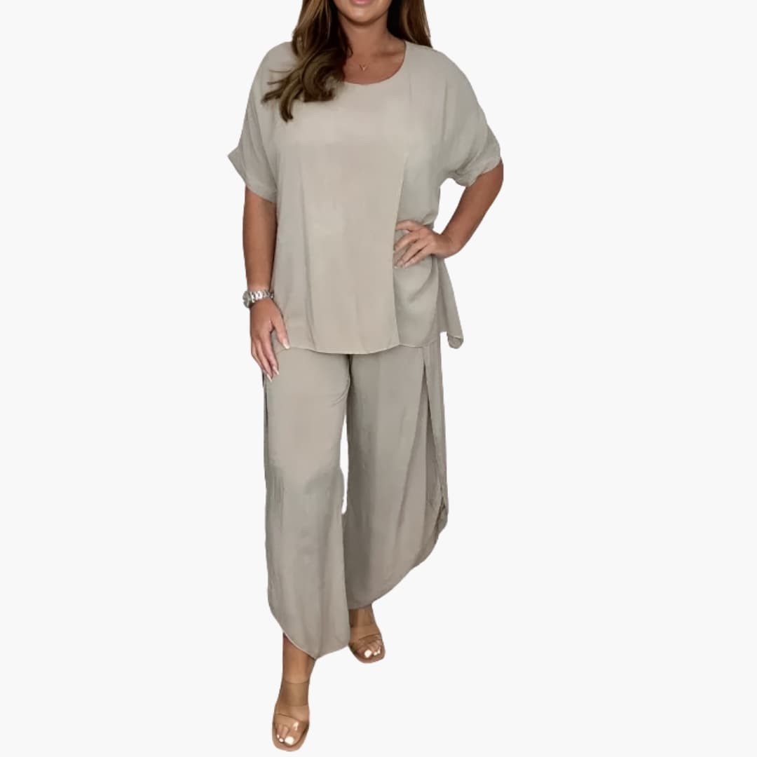 Women's loose two-piece set with wide-leg pants, round neckline, short sleeves, elastic waist