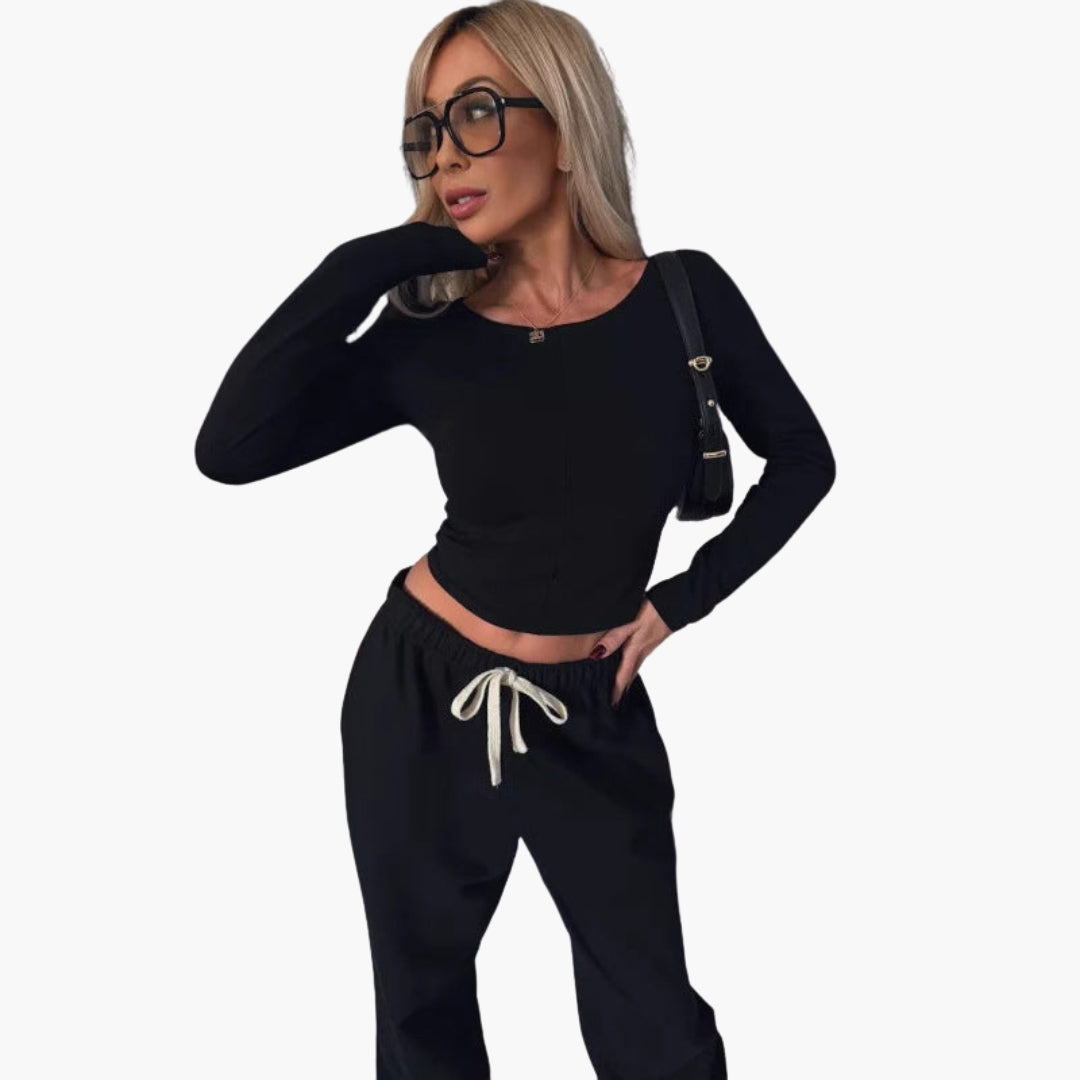 Women's sporty two-piece set crop top and wide-leg pants with elastic waistband activewear