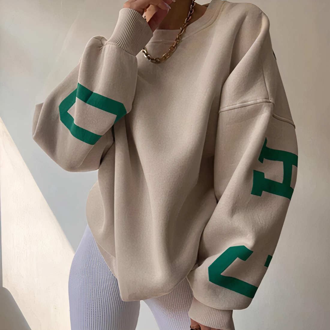 Women's oversized winter knit sweater cozy loose jumper soft warm fabric casual chic style