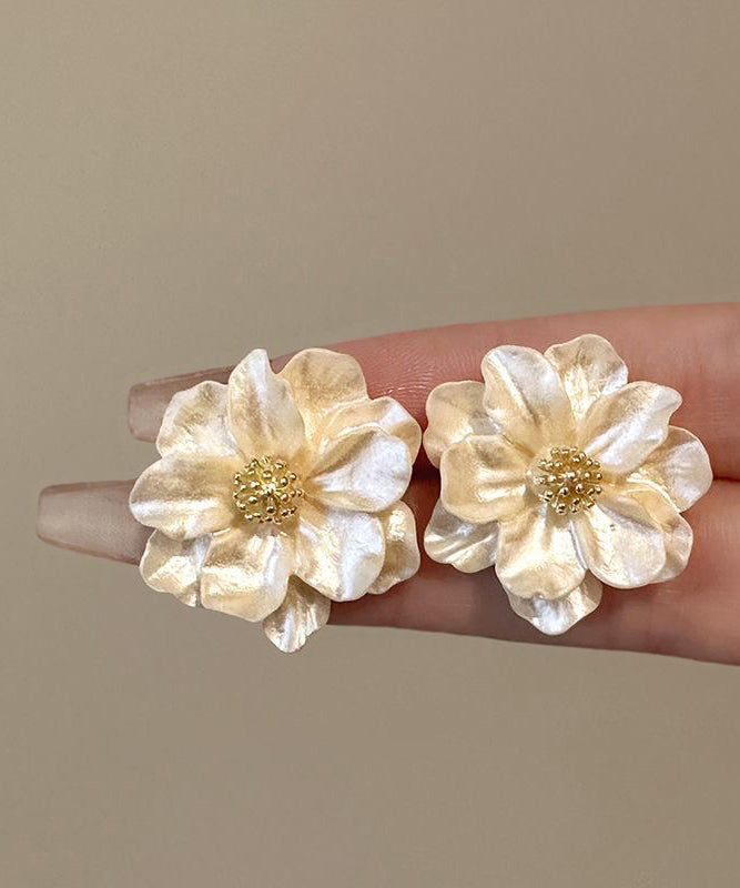 Boucles d'oreilles à tige en alliage de cuivre beige et acrylique, motif fleur de camélia, élégantes et tendance - Urbann-Vibe