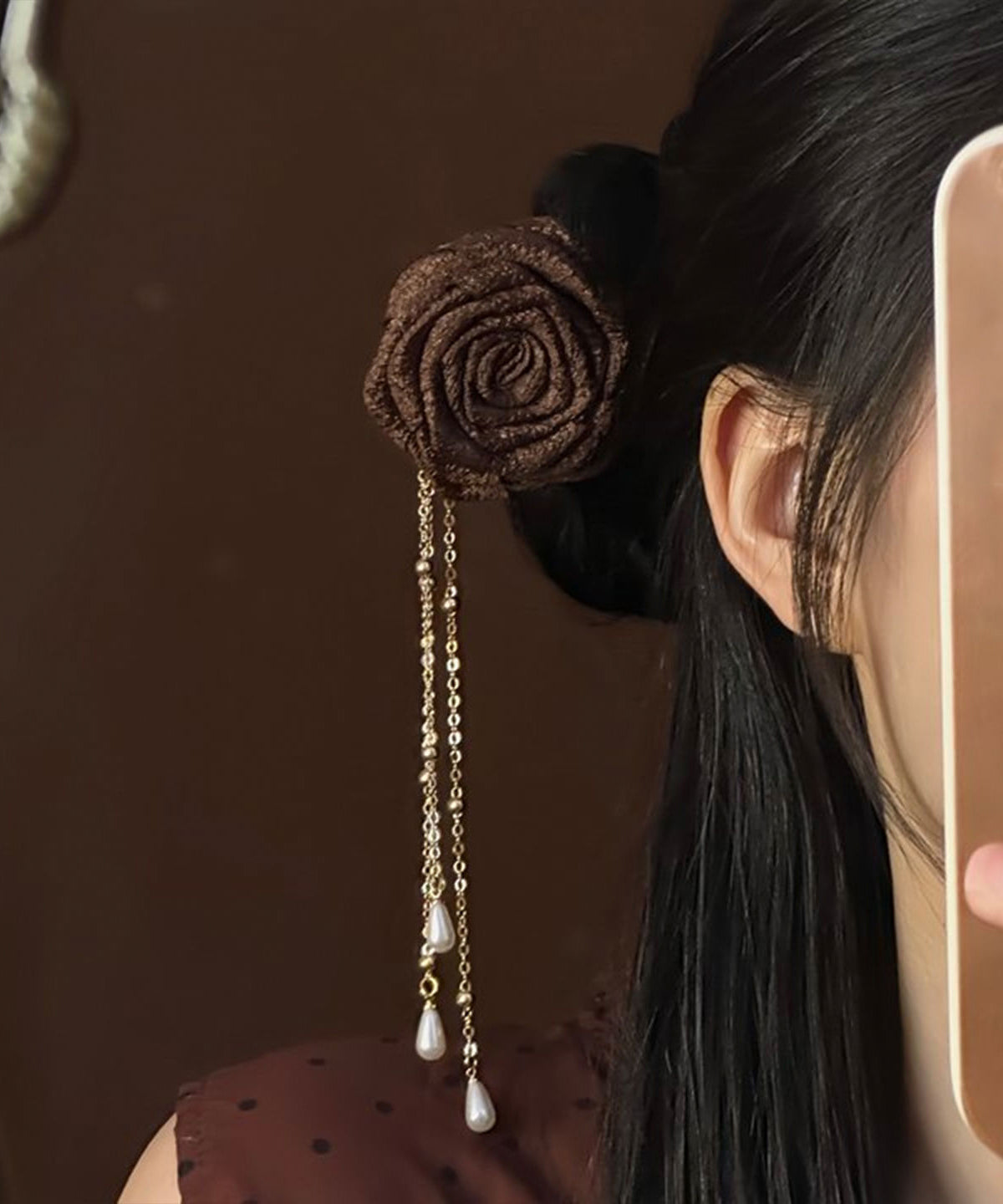 Épingle à cheveux à pompon en bois et perles de café fin - Urbann-Vibe
