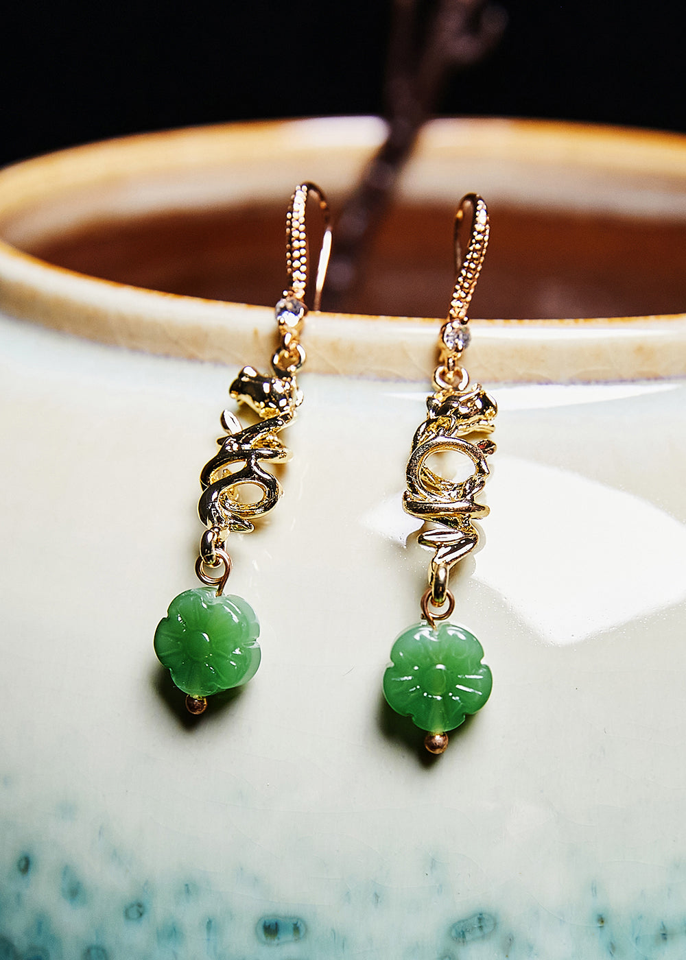Boucles d'oreilles pendantes dorées en jade tournesol vert fin - Urbann-Vibe