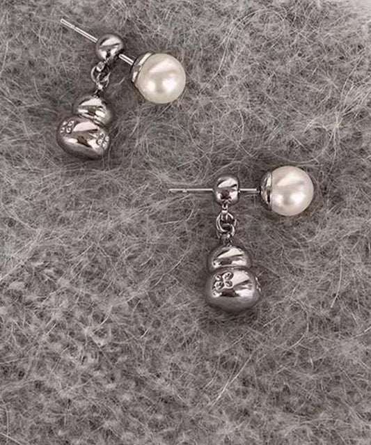 Boucles d'oreilles à tige en argent sterling avec perles grises fines - Urbann-Vibe