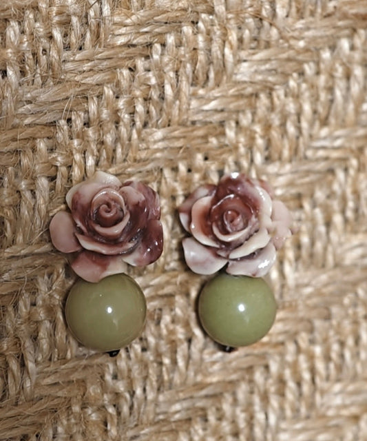Boucles d'oreilles pendantes en alliage de cuivre vert clair avec motif floral et coquillage tie-dye - Urbann-Vibe