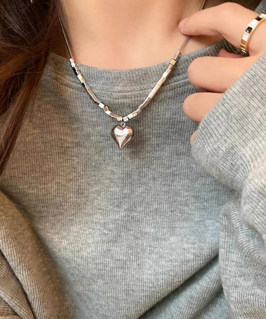 Collier pendentif amour en acier inoxydable et soie fine - Urbann-Vibe